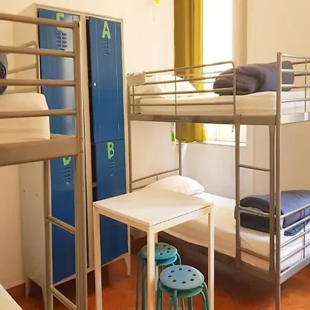 Hostel A Casa Di Amici 3*