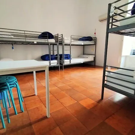 Hostel A Casa Di Amici