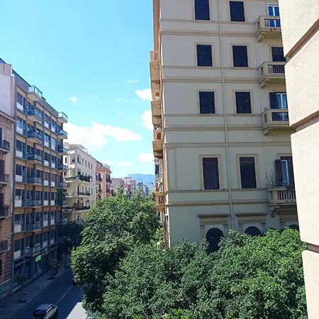 Hostel A Casa Di Amici Palermo