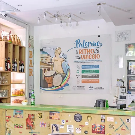 A Casa Di Amici Hostel Παλέρμο