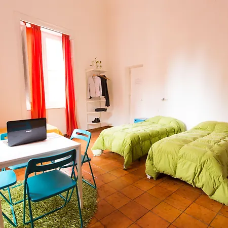 A Casa Di Amici Хостел