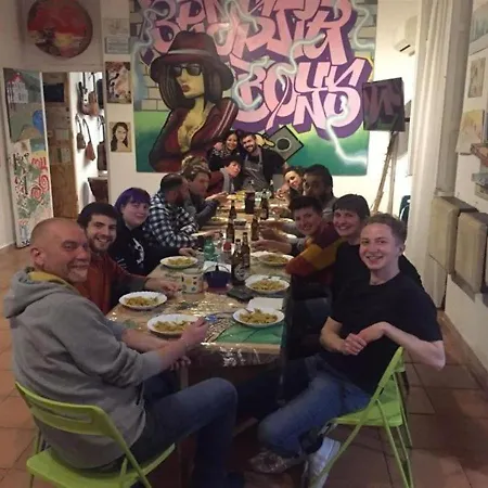 ホステル A Casa Di Amici