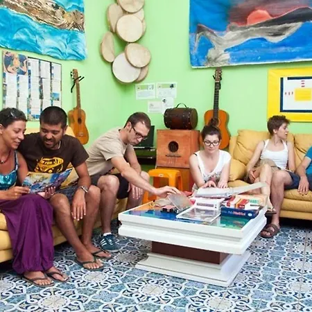 Ostello A Casa Di Amici Palermo